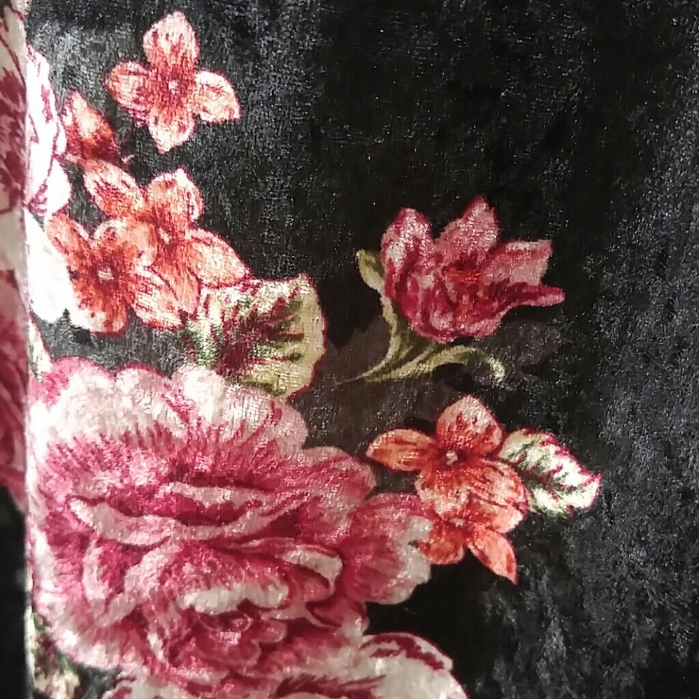 NWT crushed velvet body con dress size medium - Picture 2 of 3